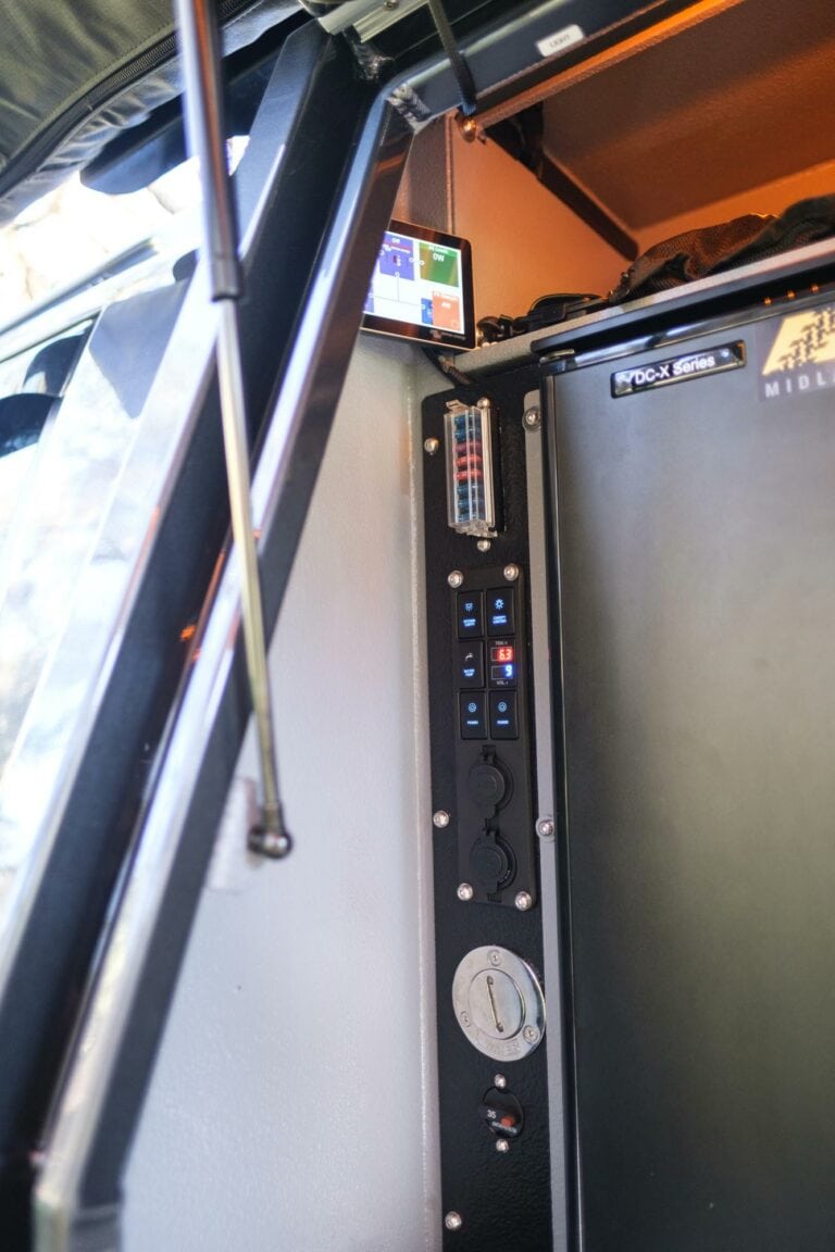 M4C-LandCruiser-200-Series-Chopped-15