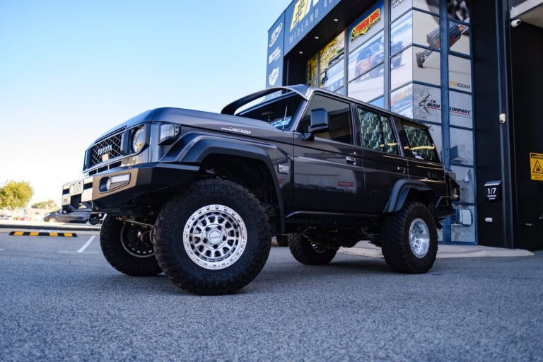 Chelsea's Facelift LC76 Land Cruiser Fit Out