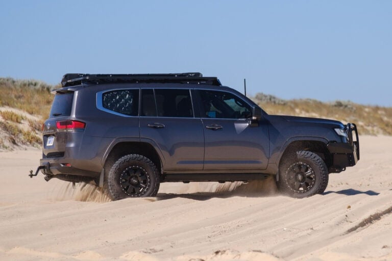 ADV-M4C-202503-2000px-DSCF1801